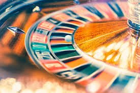 Studio roulette langsung 10001win dengan dealer profesional dan kamera multi-sudut